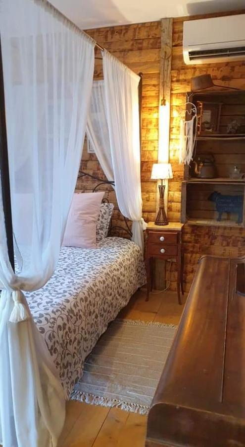 Chambre D'Hotes Le Petit Ranch Los Masos Bagian luar foto